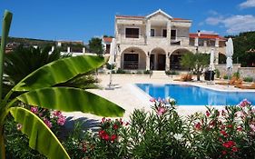 Villa Ludilo mit 4 Apartments in Poljica - Marina bei Trogir Split